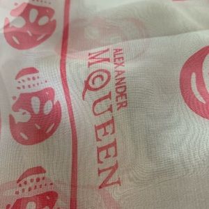 Fake Alexander McQueen Skull scarf Pink+White